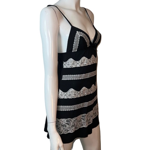 Victoria’s Secret Spaghetti Strap V-Neck Cami Slip Black White‎ Lace Chemise - Picture 4 of 7